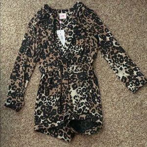 Cheetah print romper • never worn • size medium